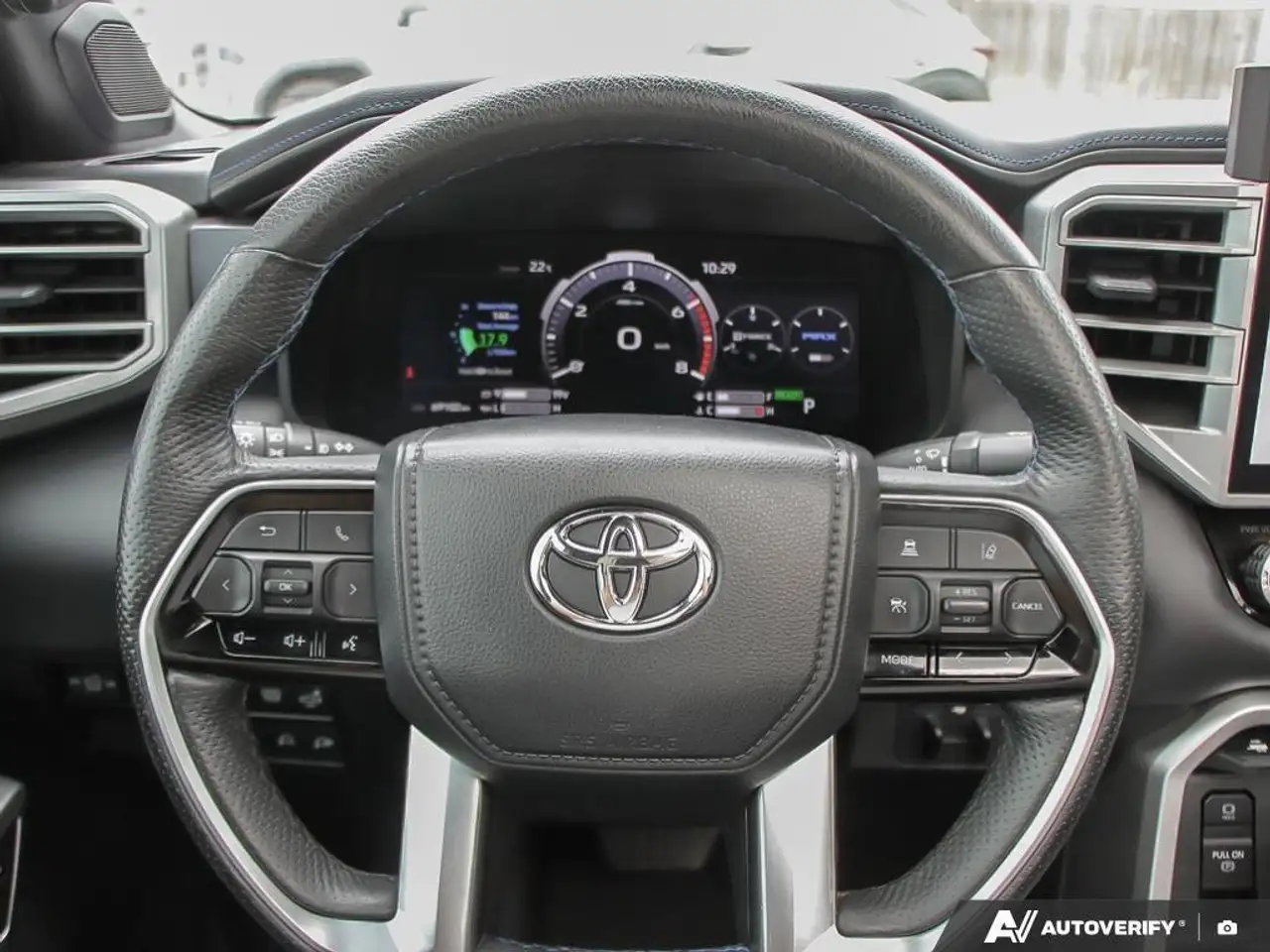 Toyota Tundra снимка Toyota Tundra