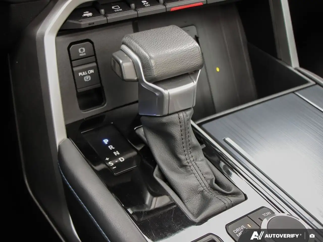 Toyota Tundra снимка Toyota Tundra