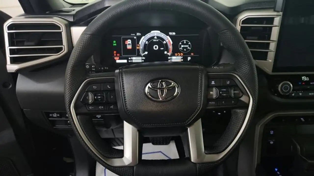 Toyota Tundra photo Toyota Tundra
