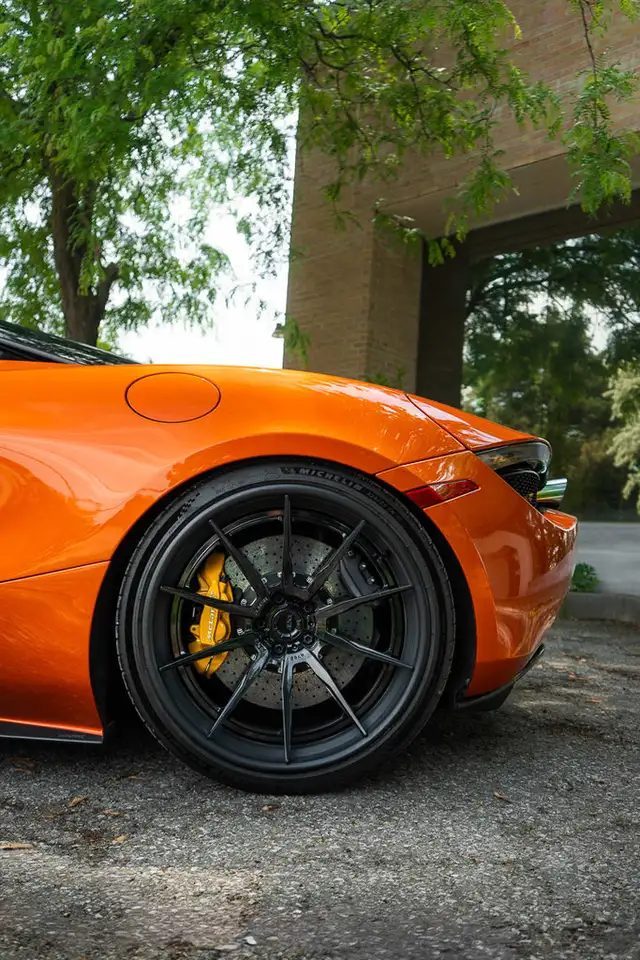 McLaren 720S снимка McLaren 720S