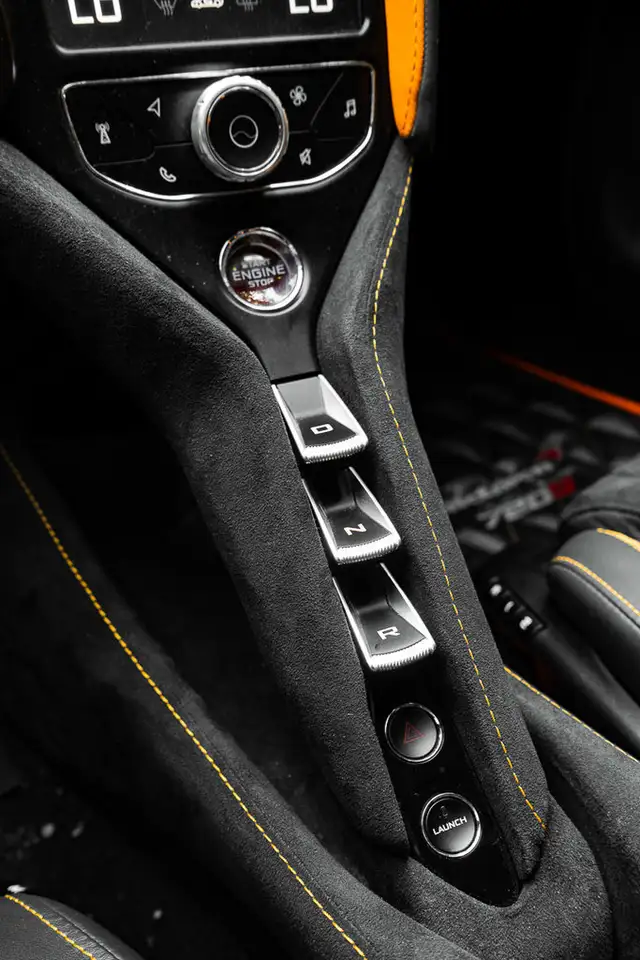 McLaren 720S снимка McLaren 720S