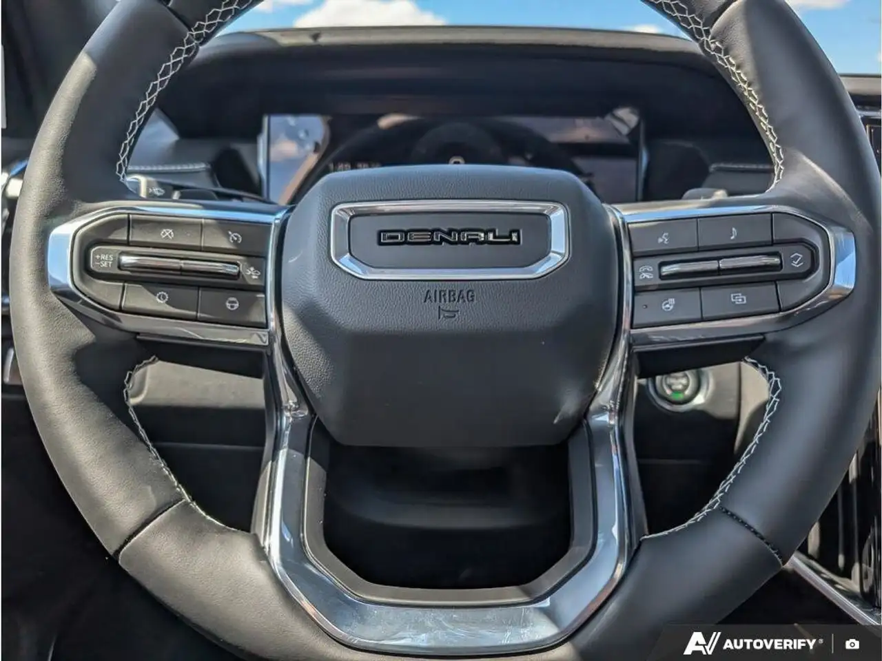 GMC Acadia снимка GMC Acadia