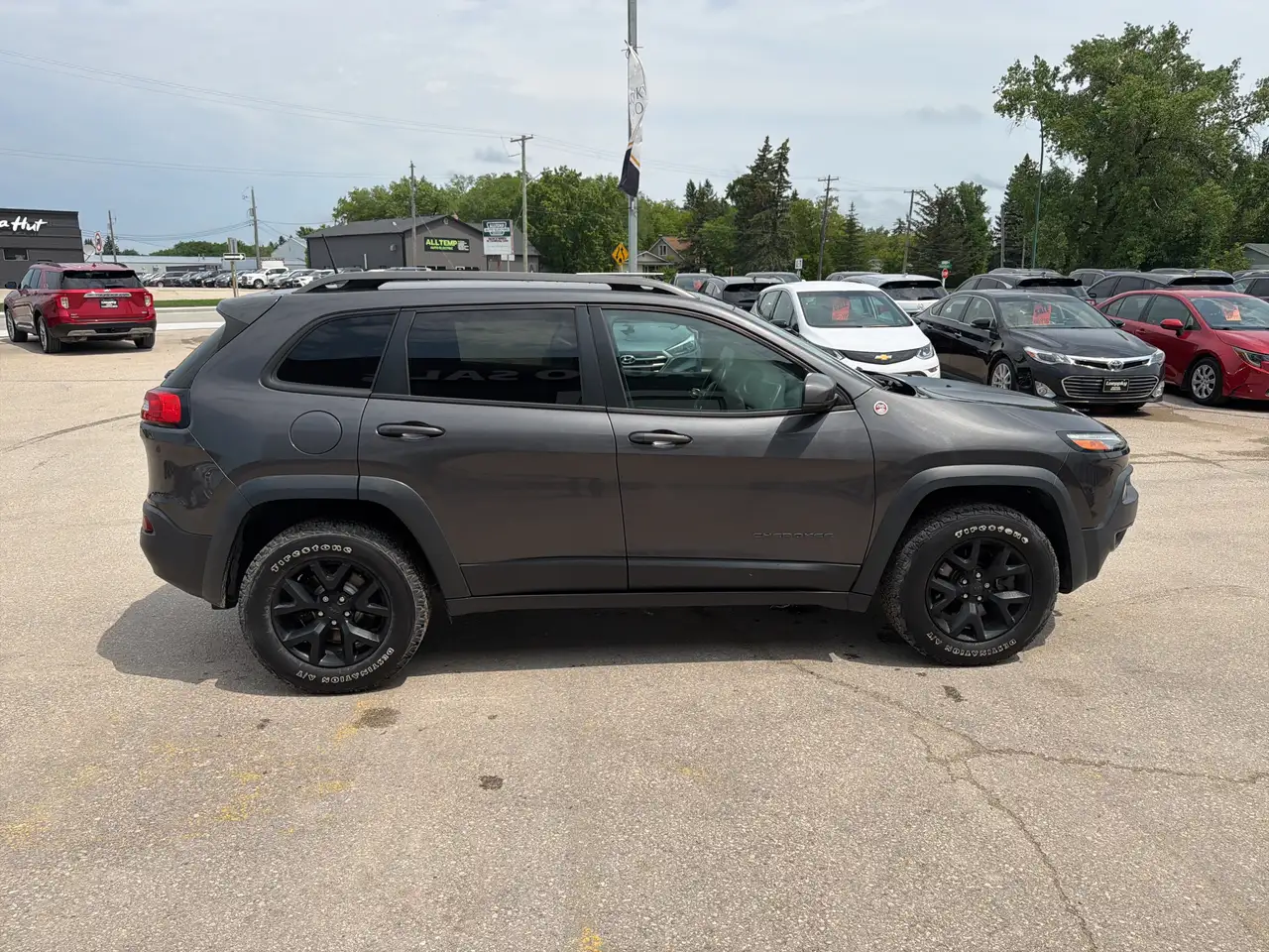Jeep Cherokee photo Jeep Cherokee
