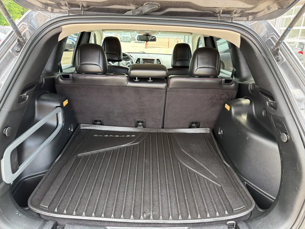 Jeep Cherokee photo Jeep Cherokee