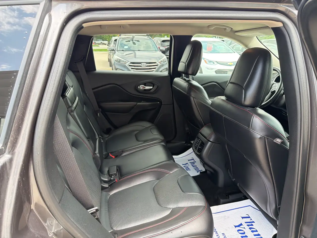 Jeep Cherokee photo Jeep Cherokee