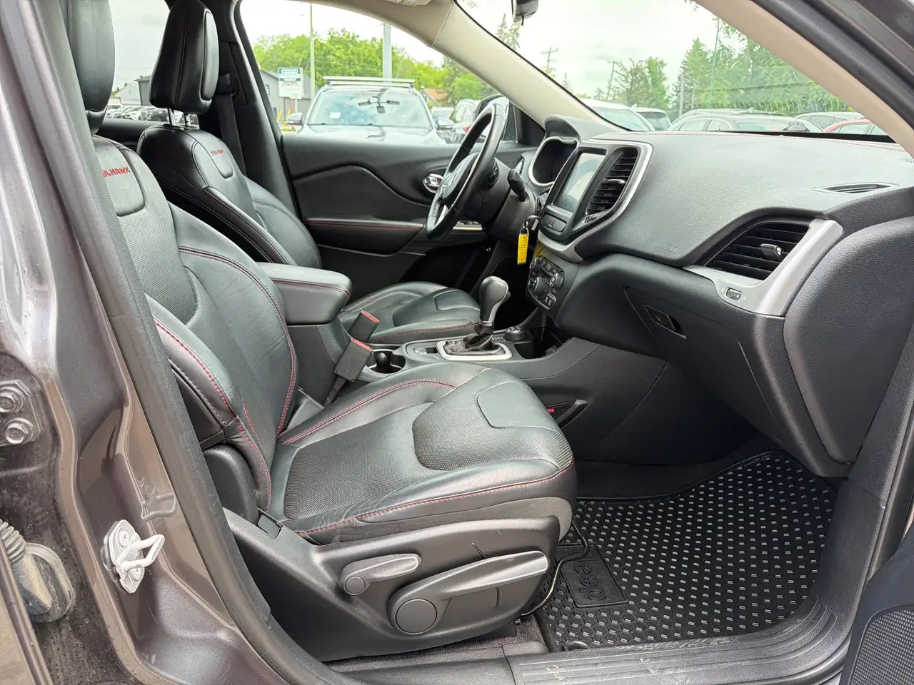 Jeep Cherokee photo Jeep Cherokee