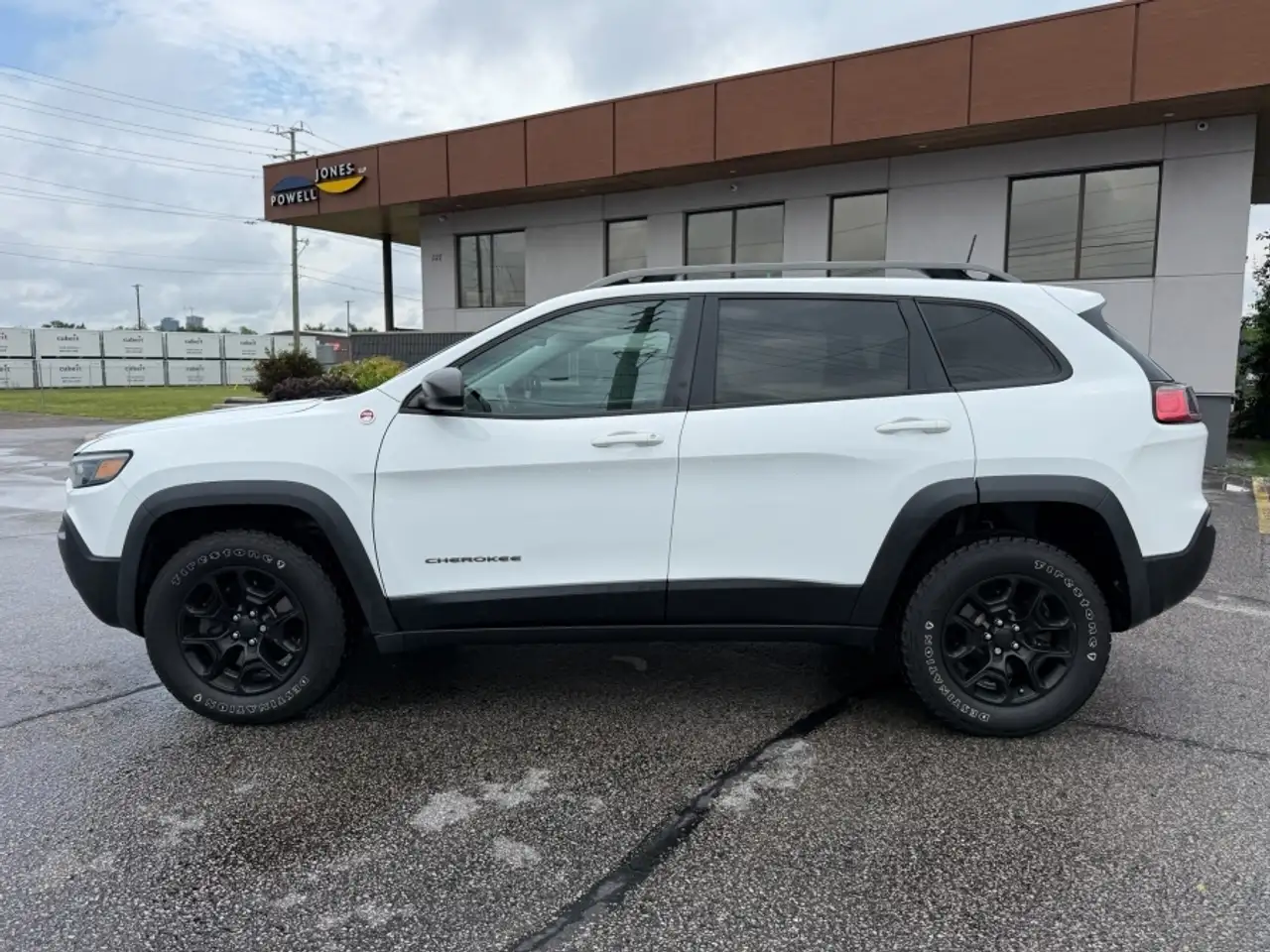 Jeep Cherokee снимка Jeep Cherokee