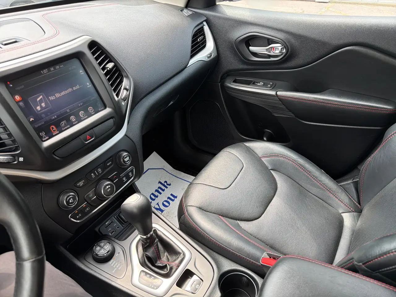 Jeep Cherokee photo Jeep Cherokee