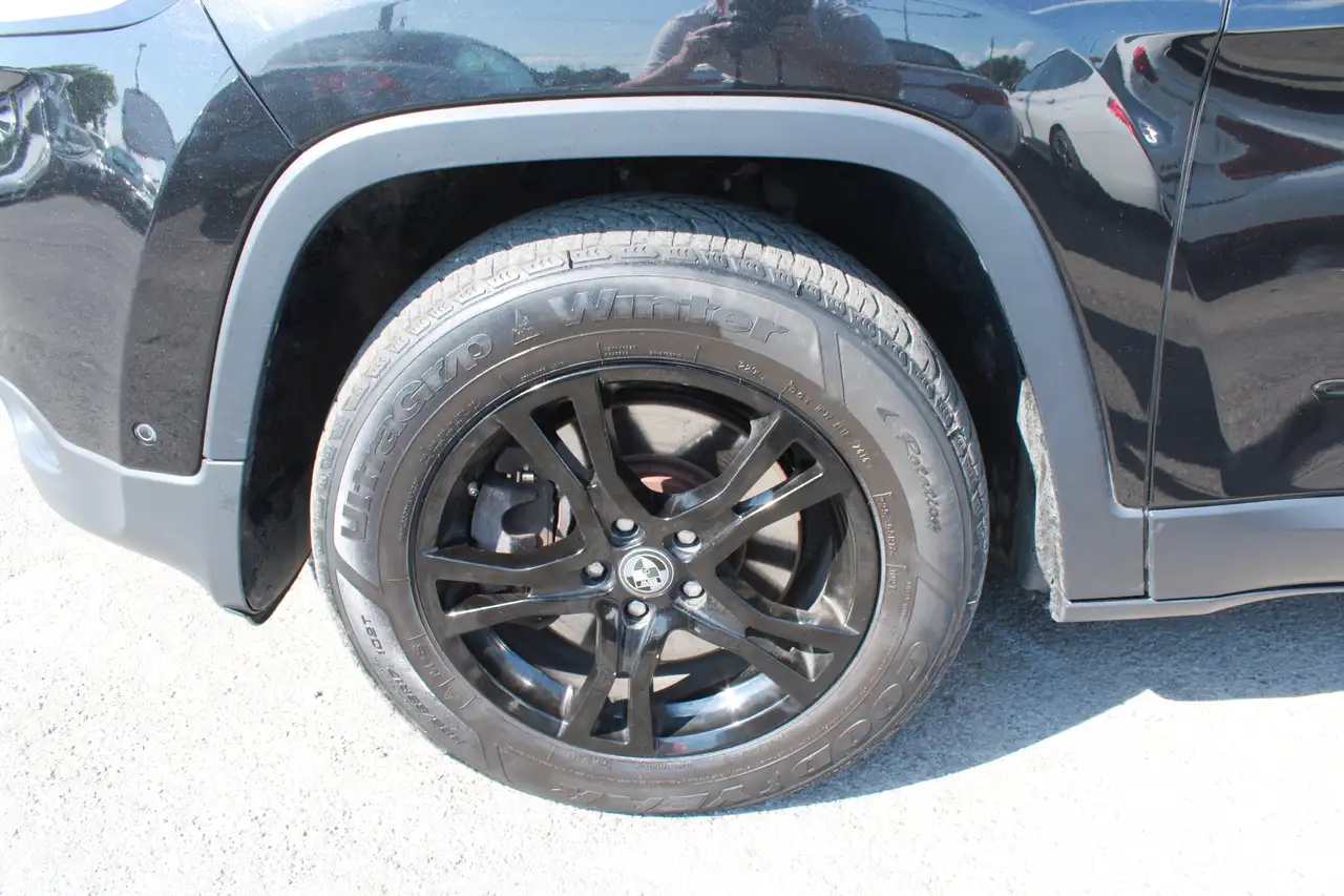 Jeep Cherokee photo Jeep Cherokee