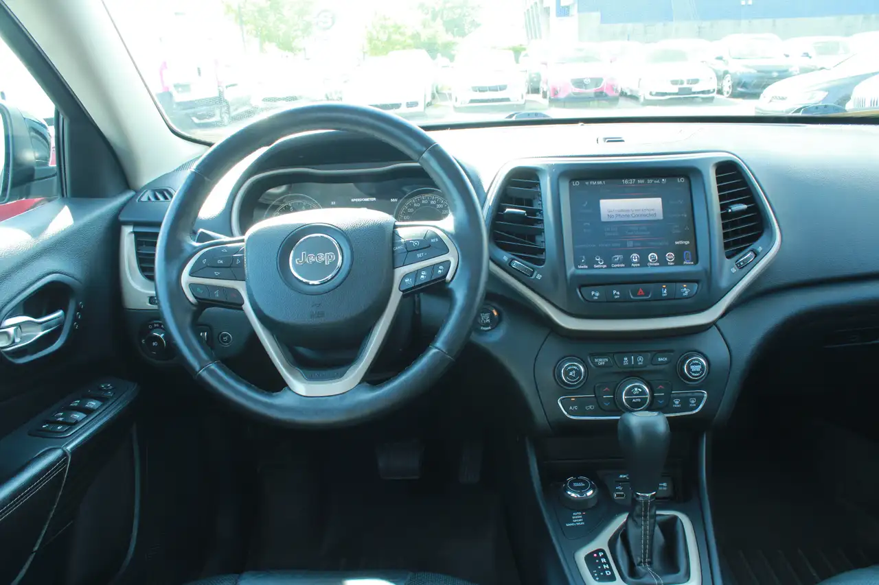 Jeep Cherokee photo Jeep Cherokee