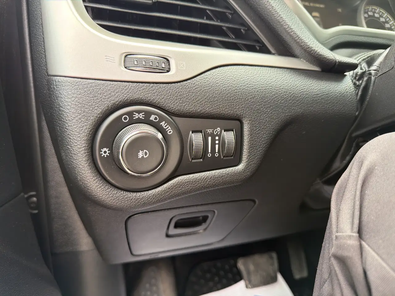 Jeep Cherokee photo Jeep Cherokee