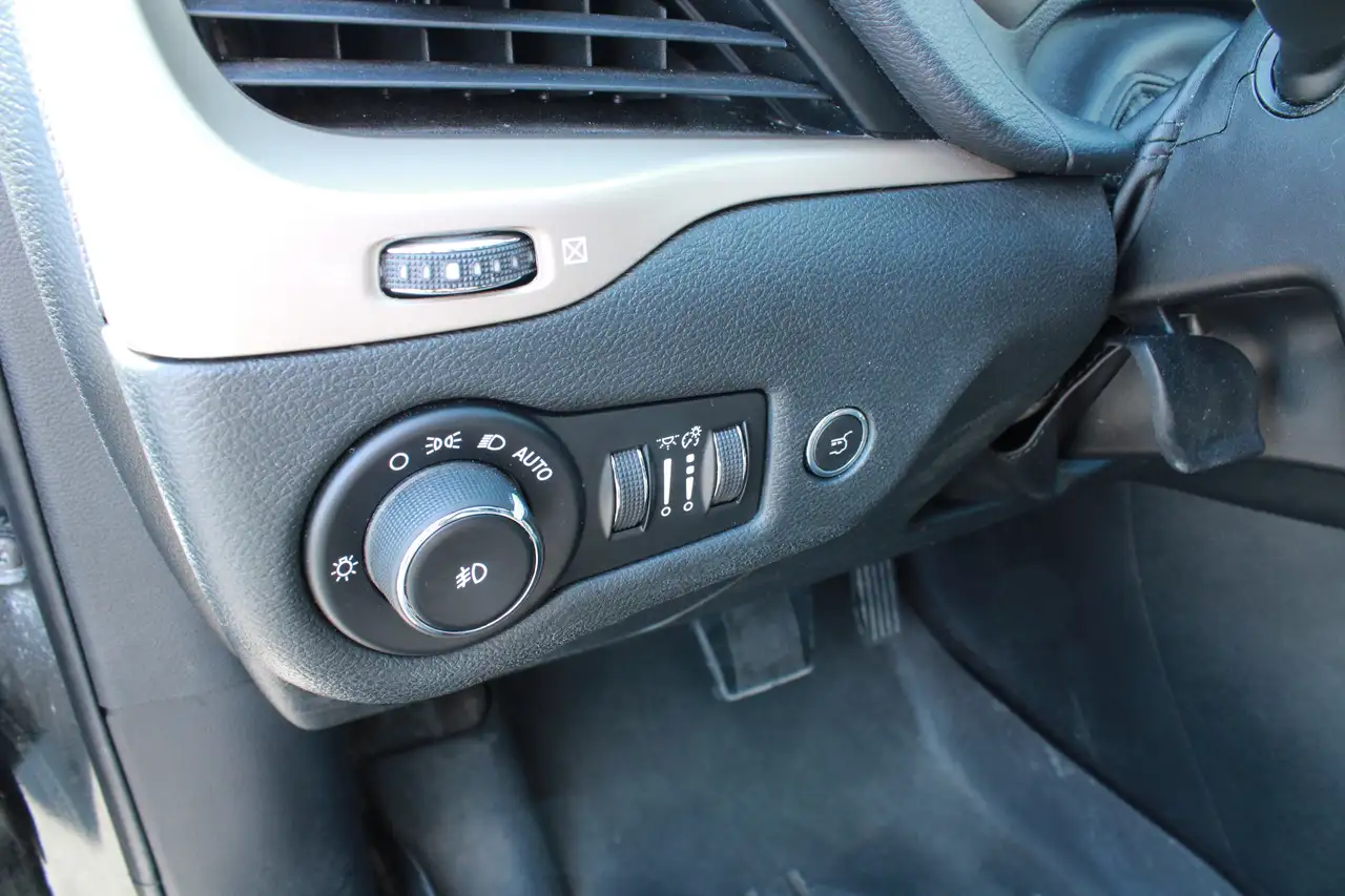 Jeep Cherokee photo Jeep Cherokee