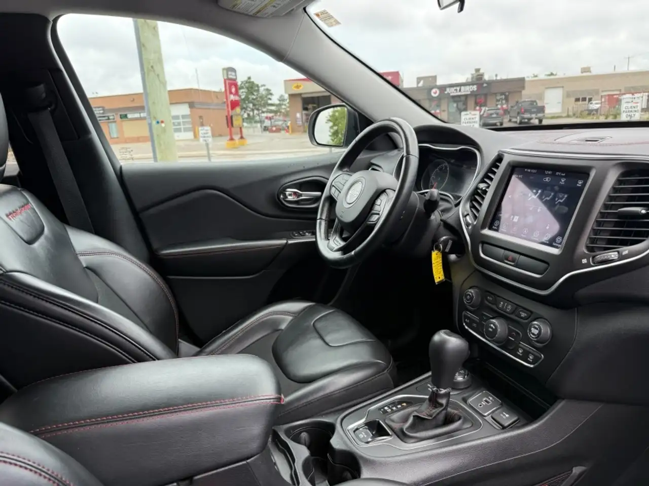 Jeep Cherokee снимка Jeep Cherokee