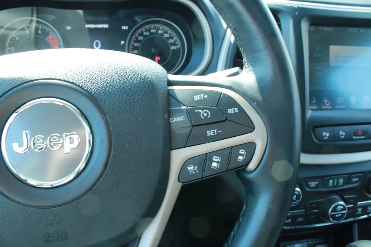 Jeep Cherokee photo Jeep Cherokee