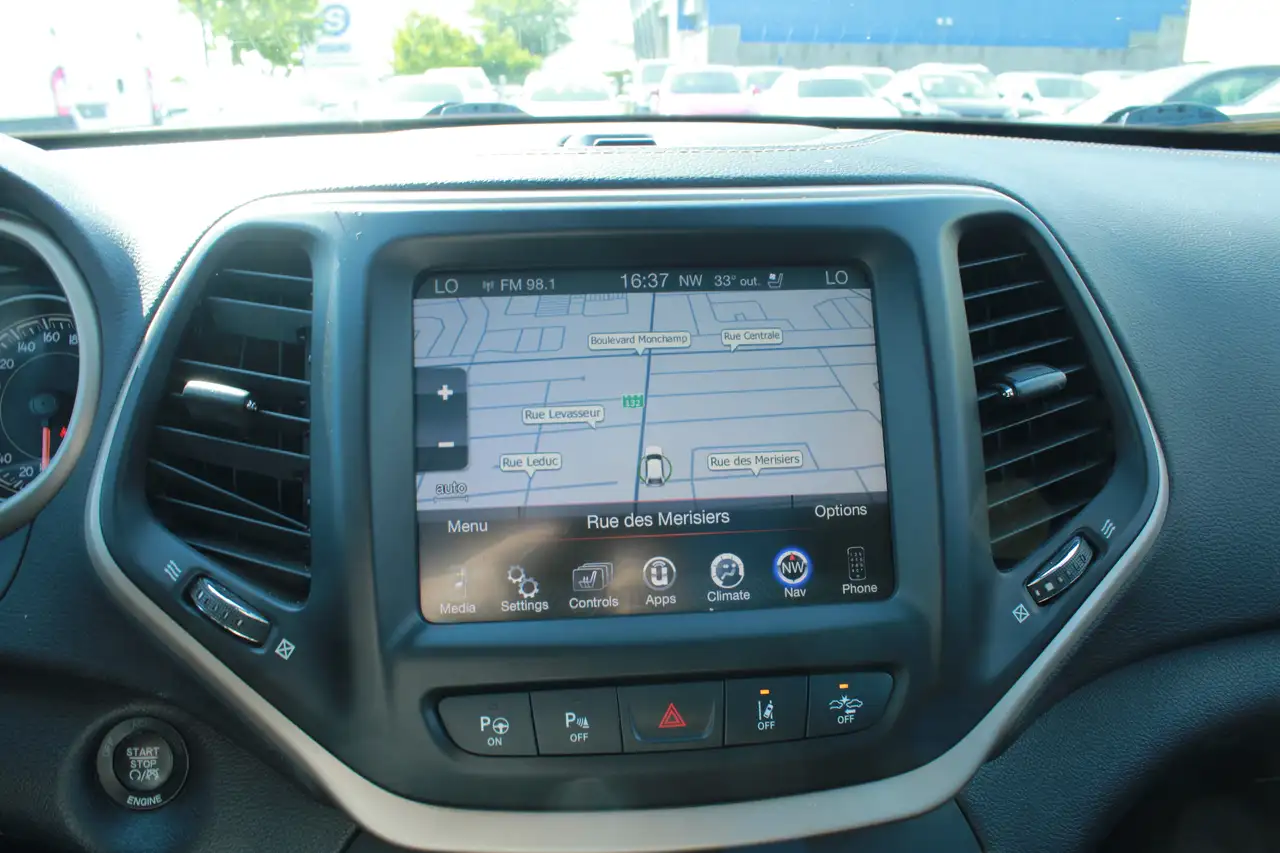 Jeep Cherokee photo Jeep Cherokee