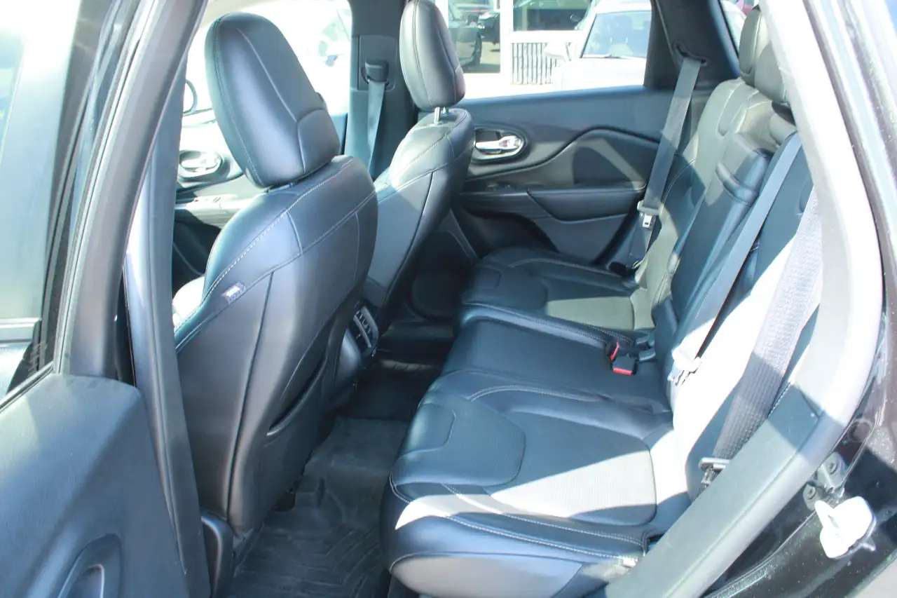 Jeep Cherokee photo Jeep Cherokee