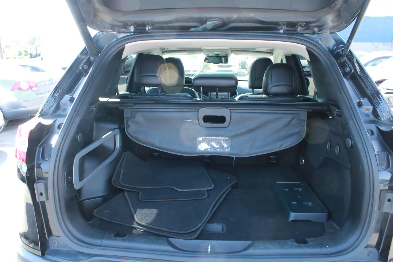 Jeep Cherokee photo Jeep Cherokee