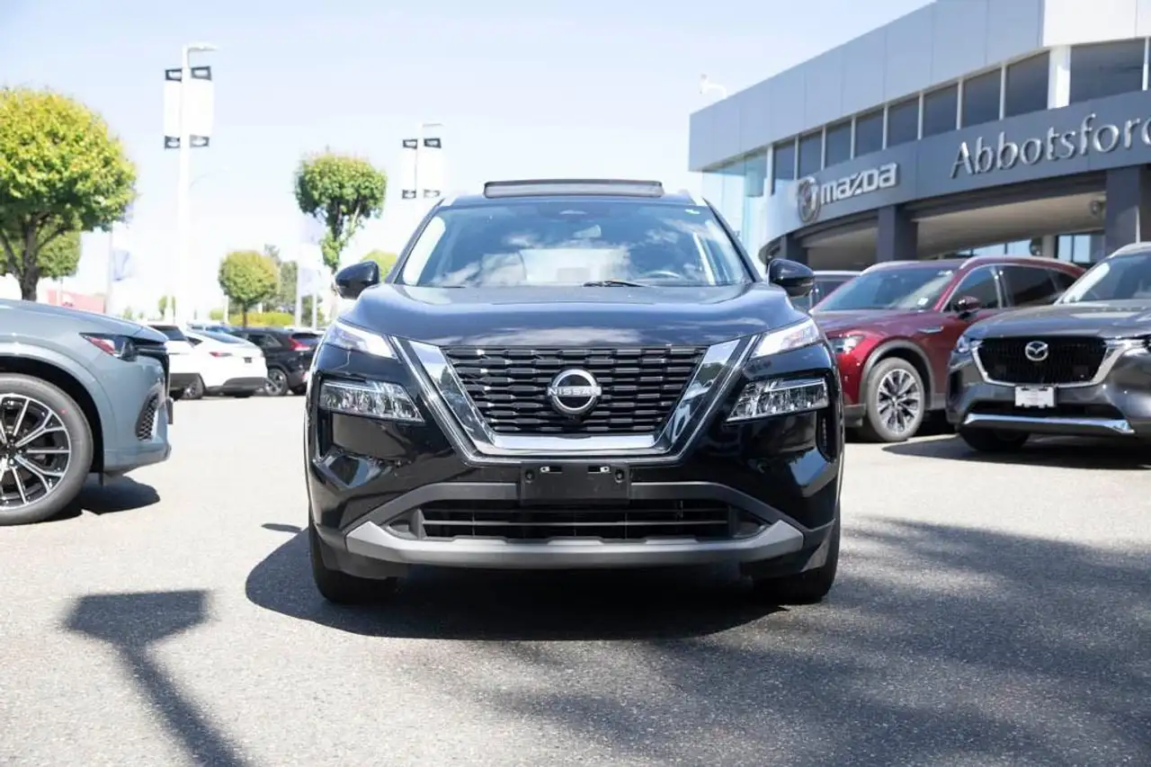 Nissan Rogue снимка Nissan Rogue