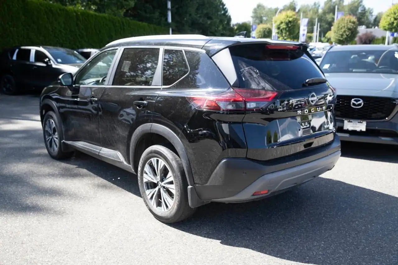 Nissan Rogue снимка Nissan Rogue