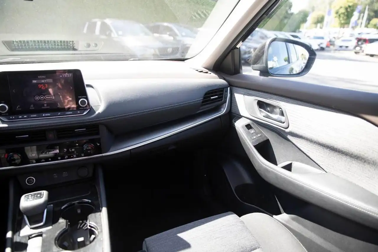 Nissan Rogue снимка Nissan Rogue