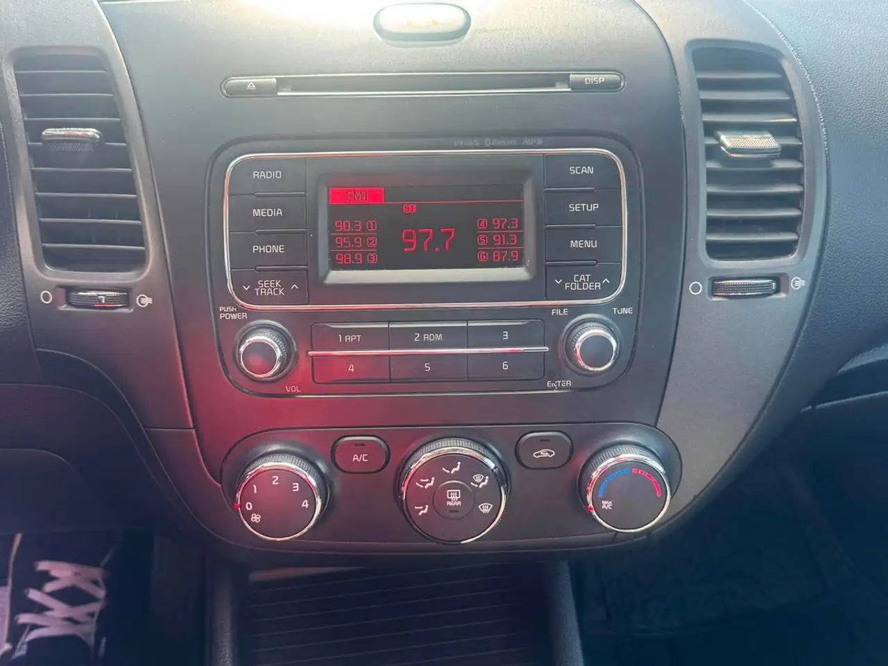 Kia Forte снимка Kia Forte