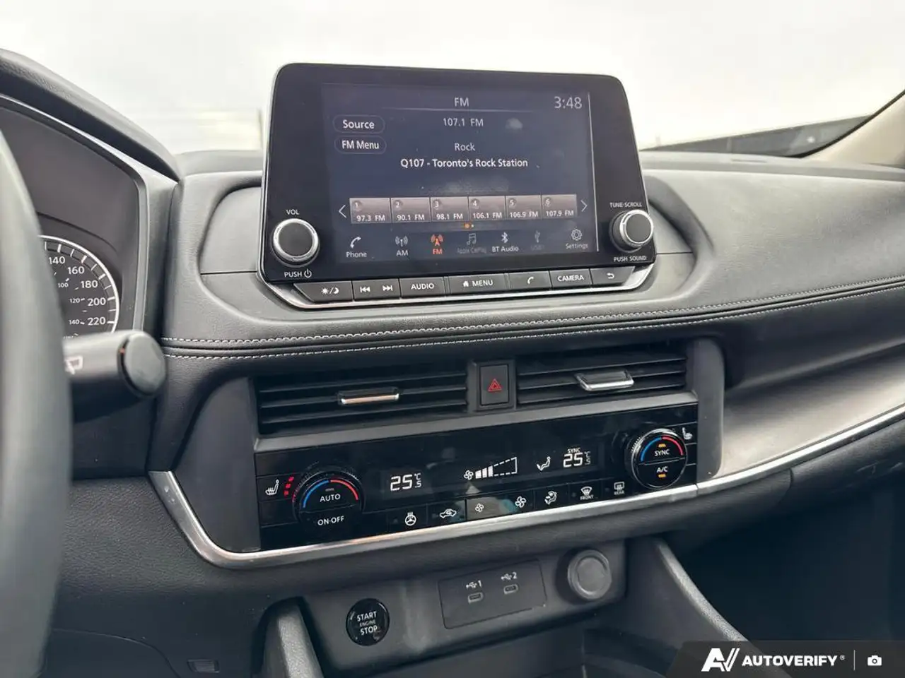 Nissan Rogue photo Nissan Rogue