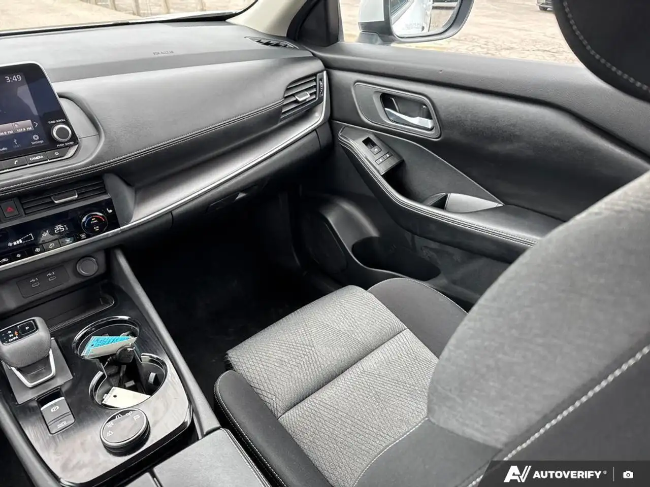 Nissan Rogue photo Nissan Rogue