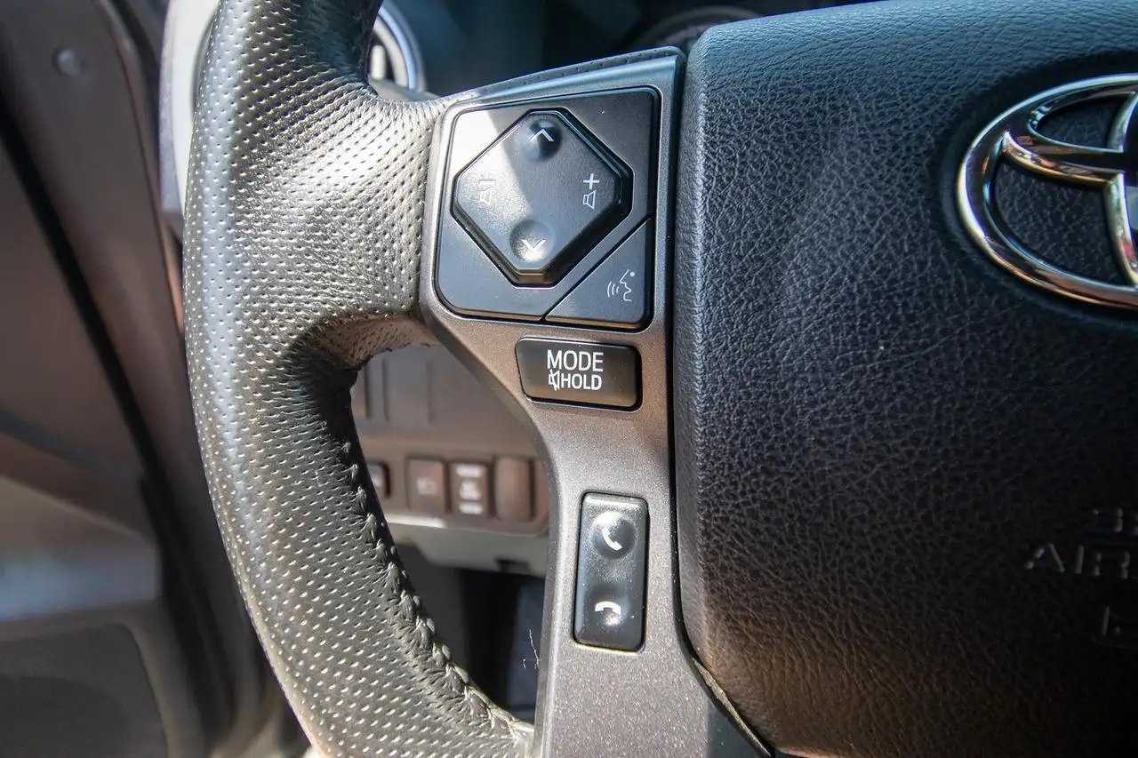 Toyota Tacoma снимка Toyota Tacoma