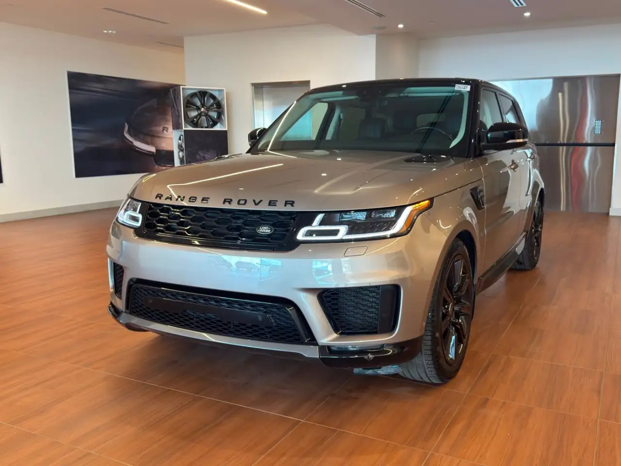 Land Rover Range Rover Sport снимка Land Rover Range Rover Sport