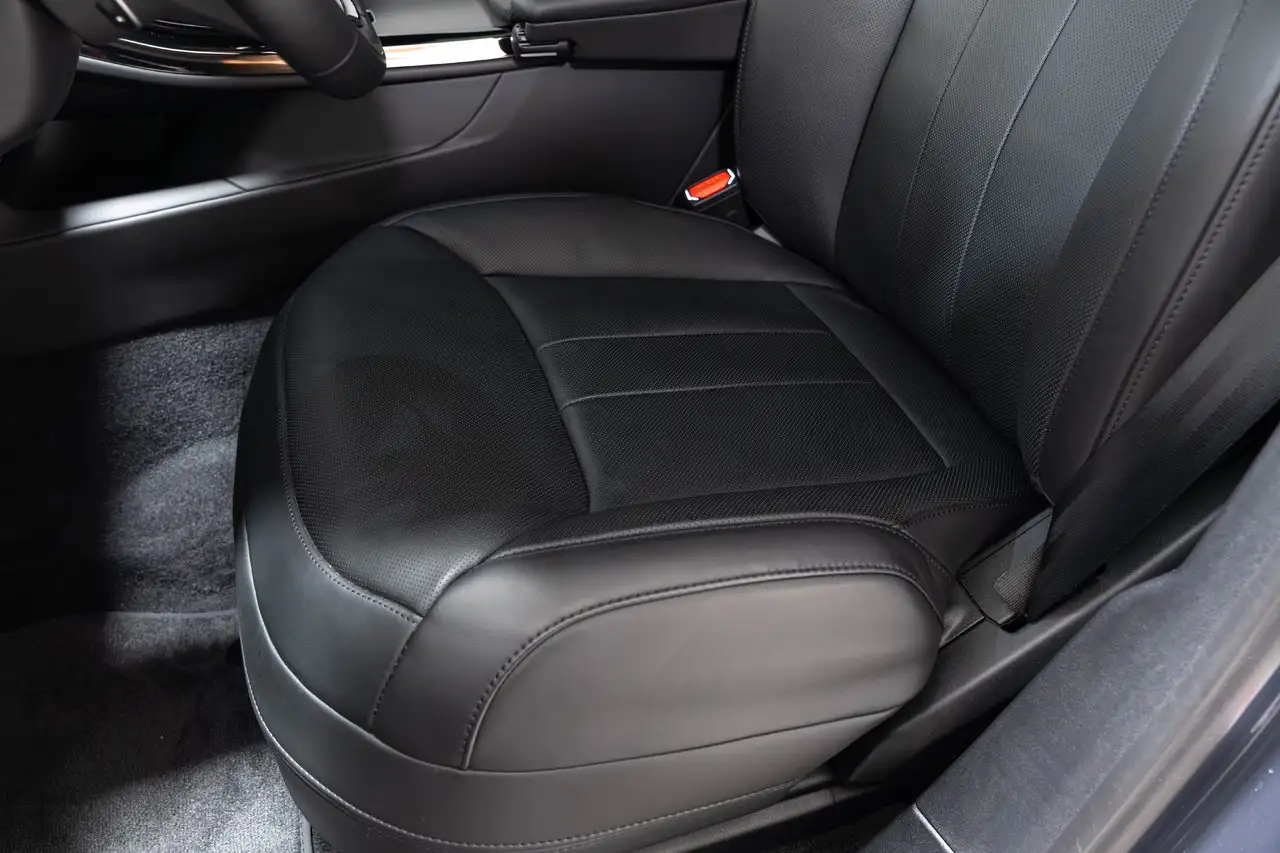 Land Rover Range Rover Sport photo Land Rover Range Rover Sport