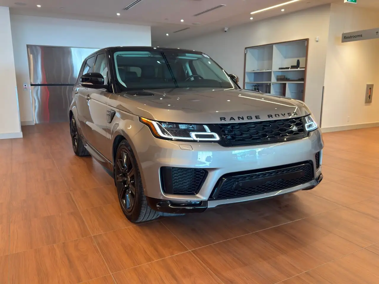 Land Rover Range Rover Sport снимка Land Rover Range Rover Sport