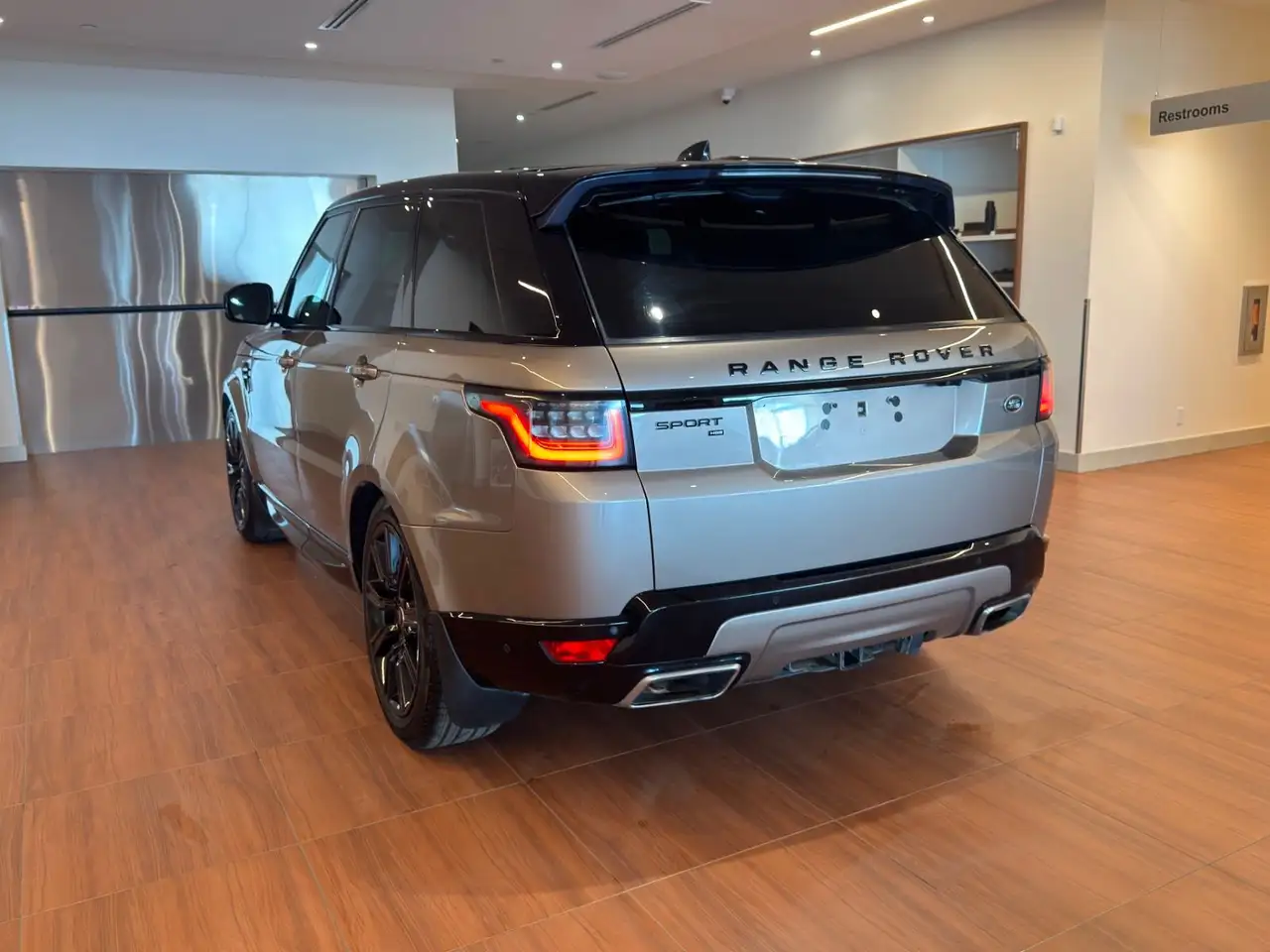 Land Rover Range Rover Sport снимка Land Rover Range Rover Sport