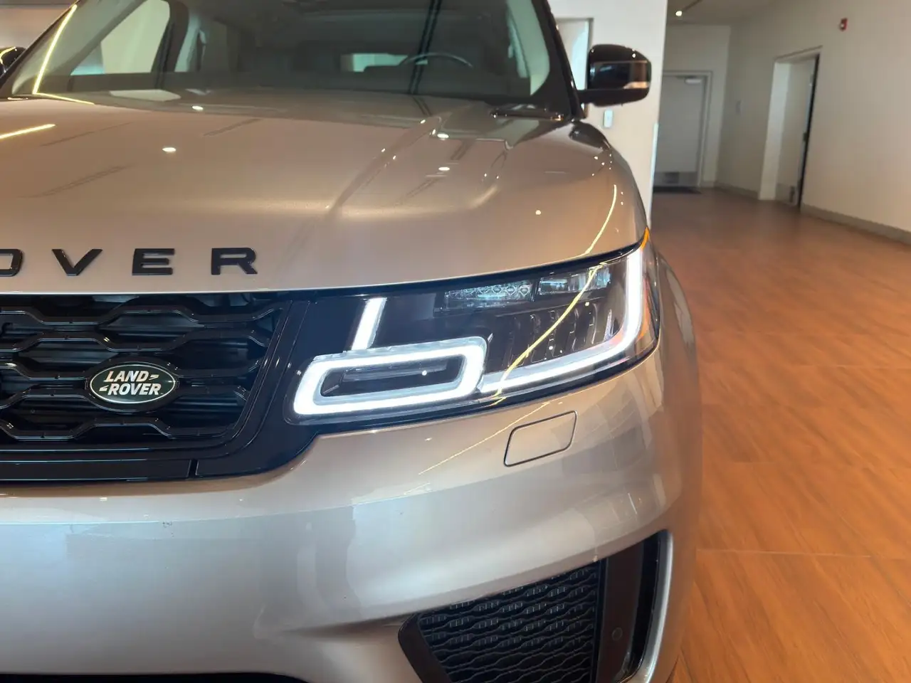 Land Rover Range Rover Sport снимка Land Rover Range Rover Sport