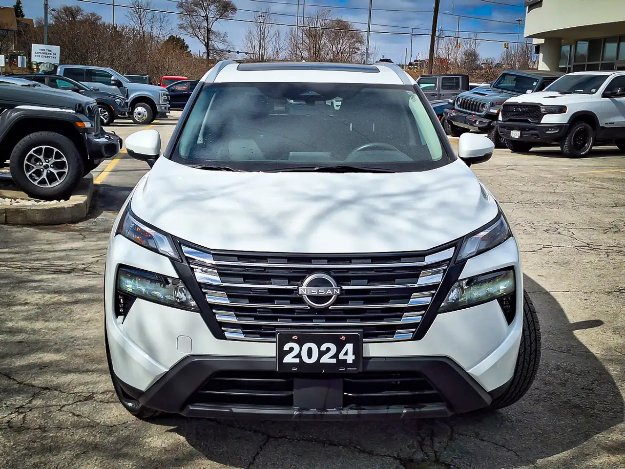Nissan Rogue снимка Nissan Rogue
