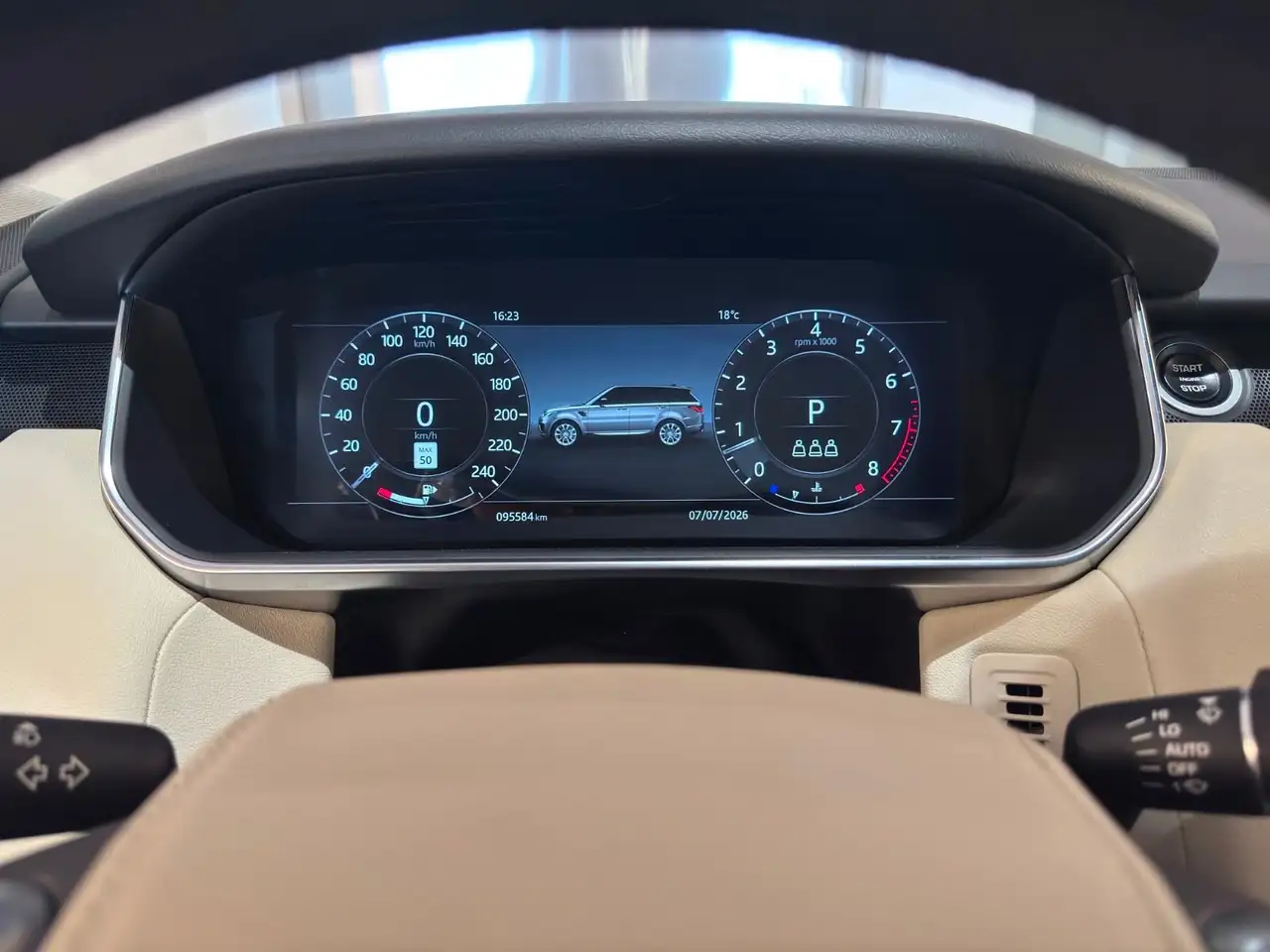 Land Rover Range Rover Sport снимка Land Rover Range Rover Sport