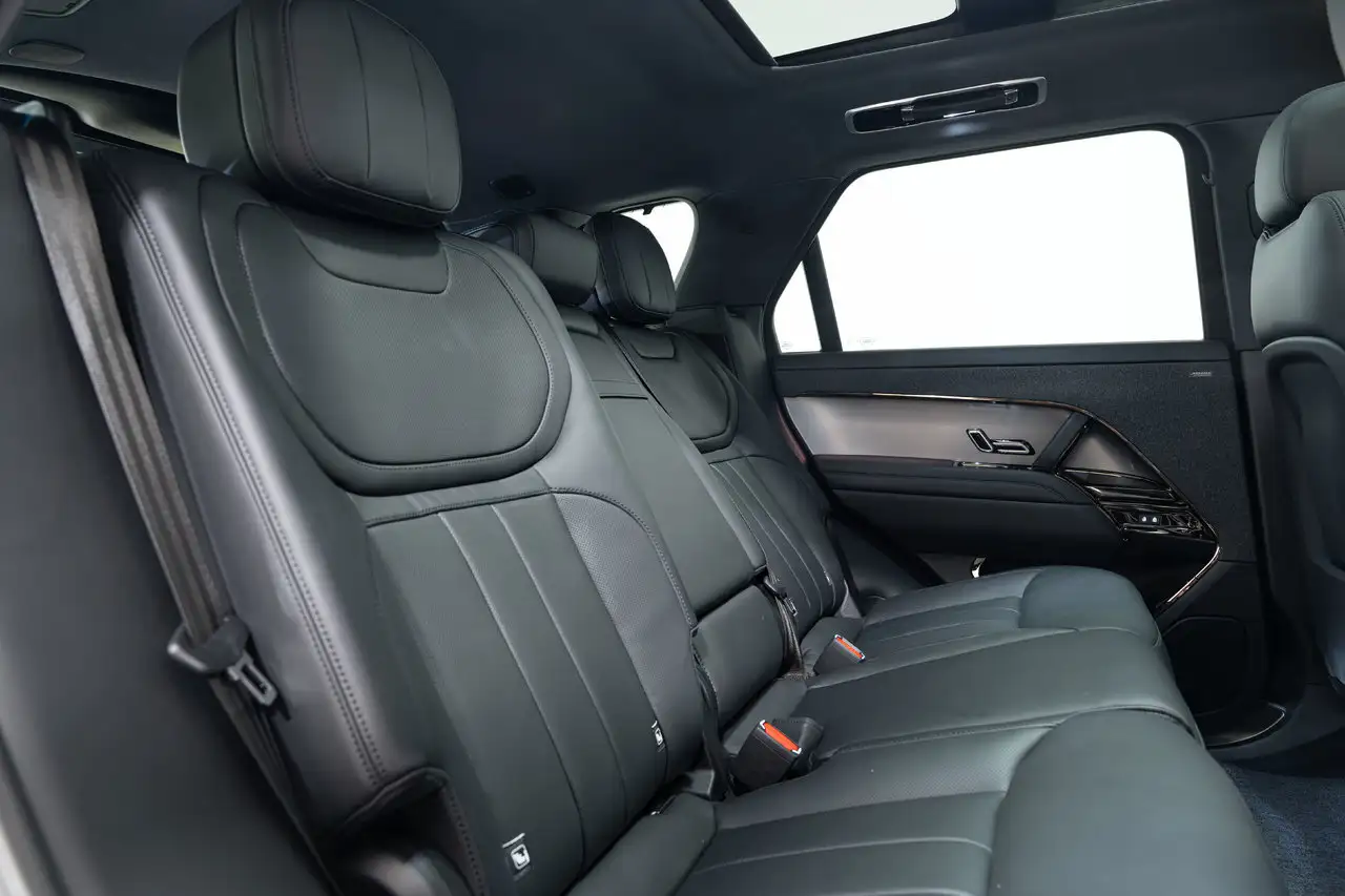 Land Rover Range Rover Sport photo Land Rover Range Rover Sport