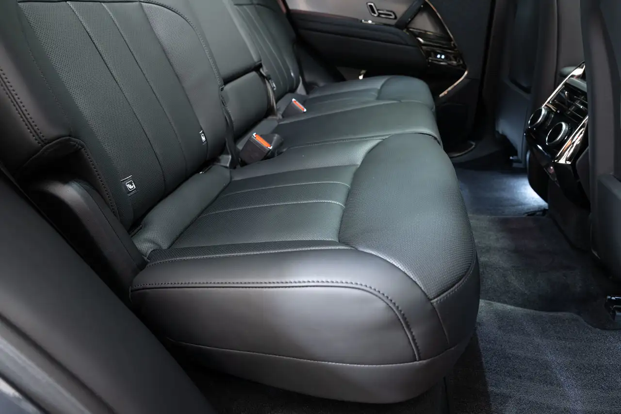 Land Rover Range Rover Sport photo Land Rover Range Rover Sport