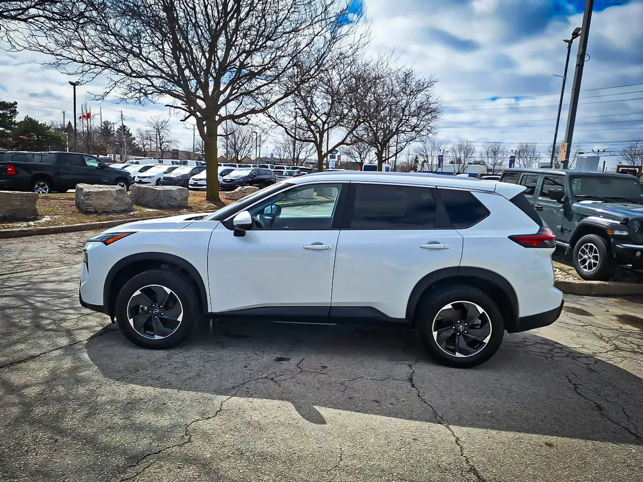 Nissan Rogue снимка Nissan Rogue