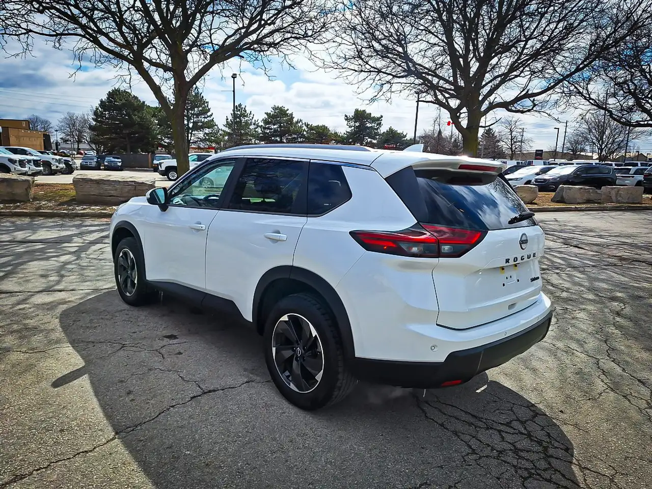 Nissan Rogue снимка Nissan Rogue
