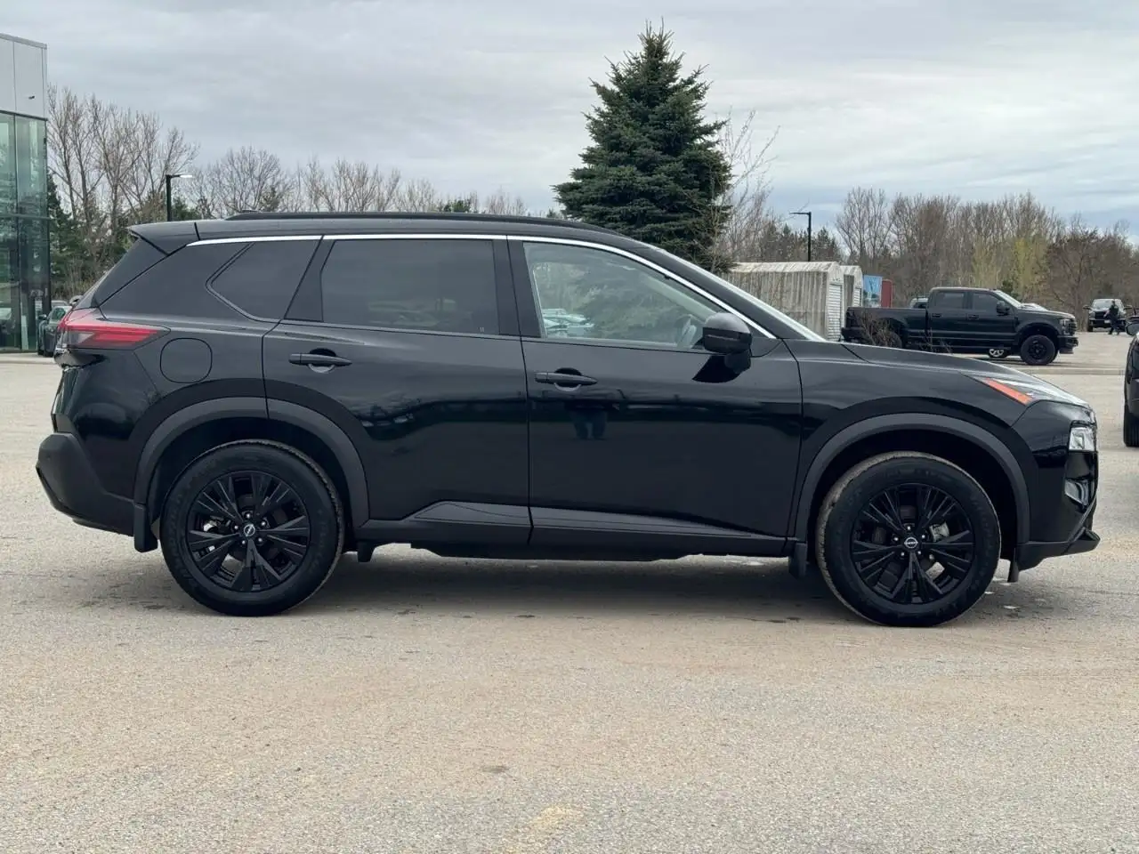 Nissan Rogue снимка Nissan Rogue