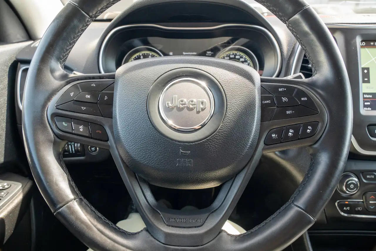 Jeep Cherokee снимка Jeep Cherokee
