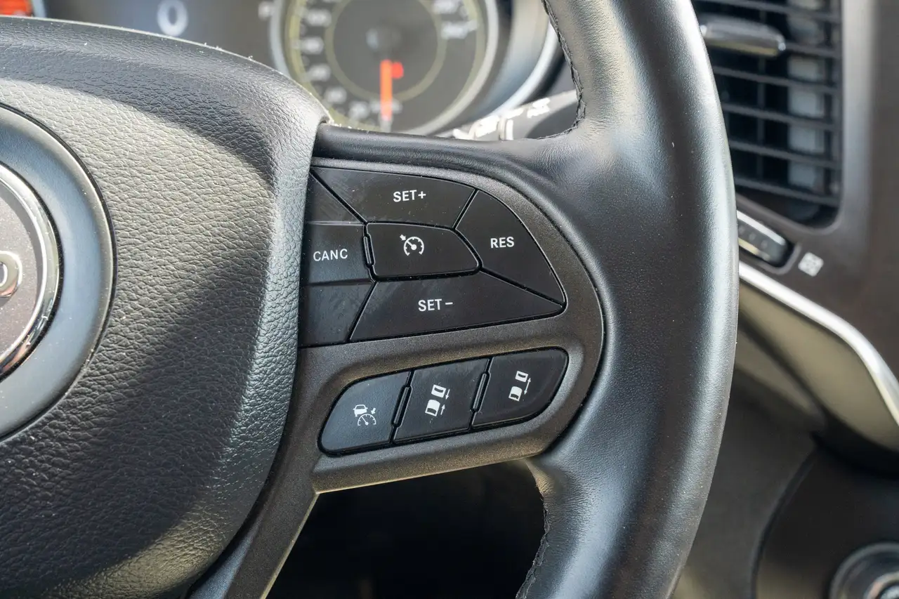 Jeep Cherokee снимка Jeep Cherokee