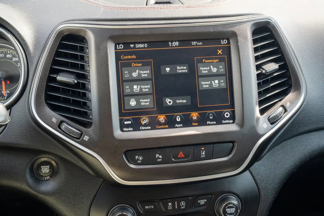 Jeep Cherokee снимка Jeep Cherokee