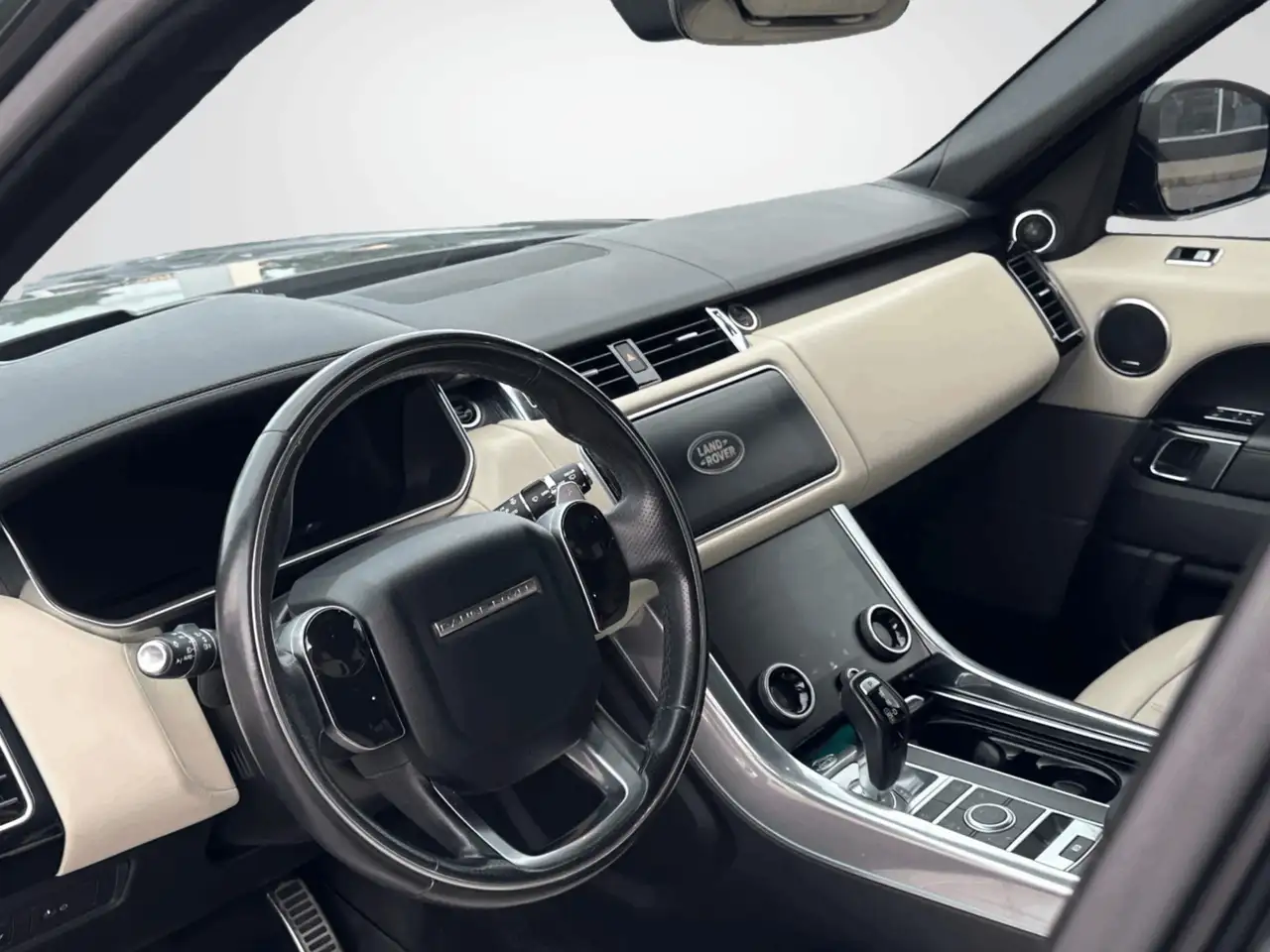 Land Rover Range Rover Sport снимка Land Rover Range Rover Sport