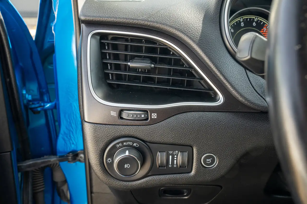 Jeep Cherokee снимка Jeep Cherokee