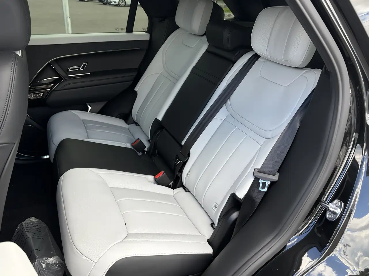Land Rover Range Rover Sport photo Land Rover Range Rover Sport