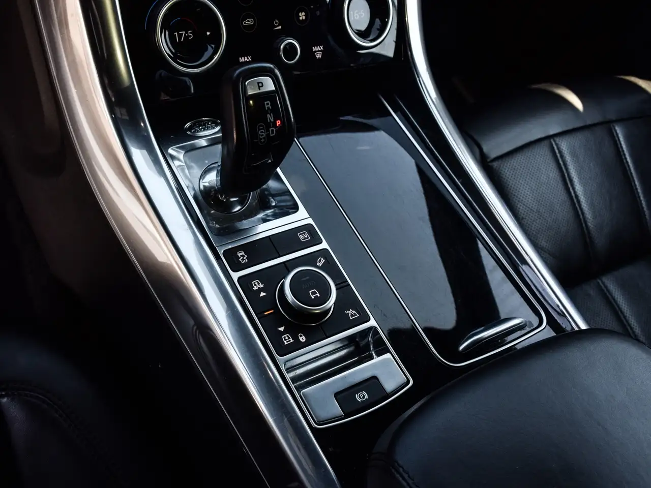 Land Rover Range Rover Sport photo Land Rover Range Rover Sport