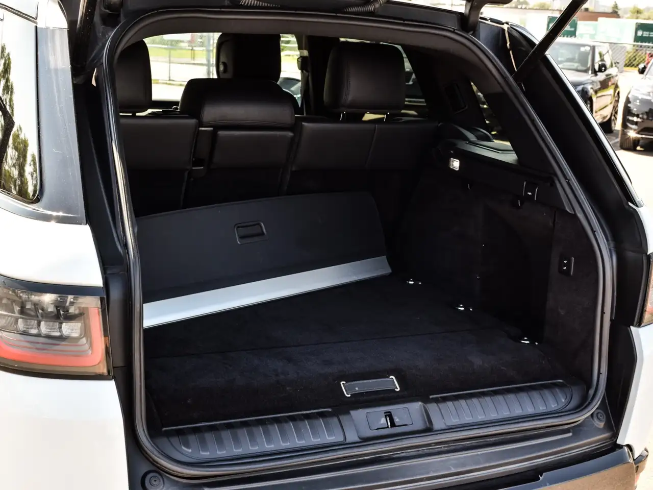 Land Rover Range Rover Sport photo Land Rover Range Rover Sport
