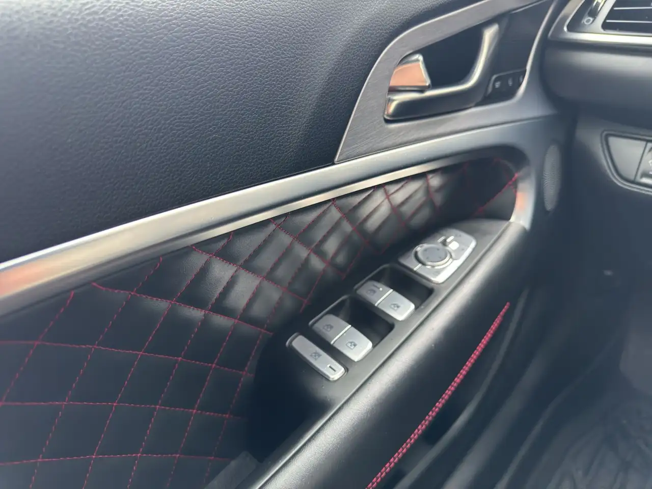 Genesis G70 снимка Genesis G70