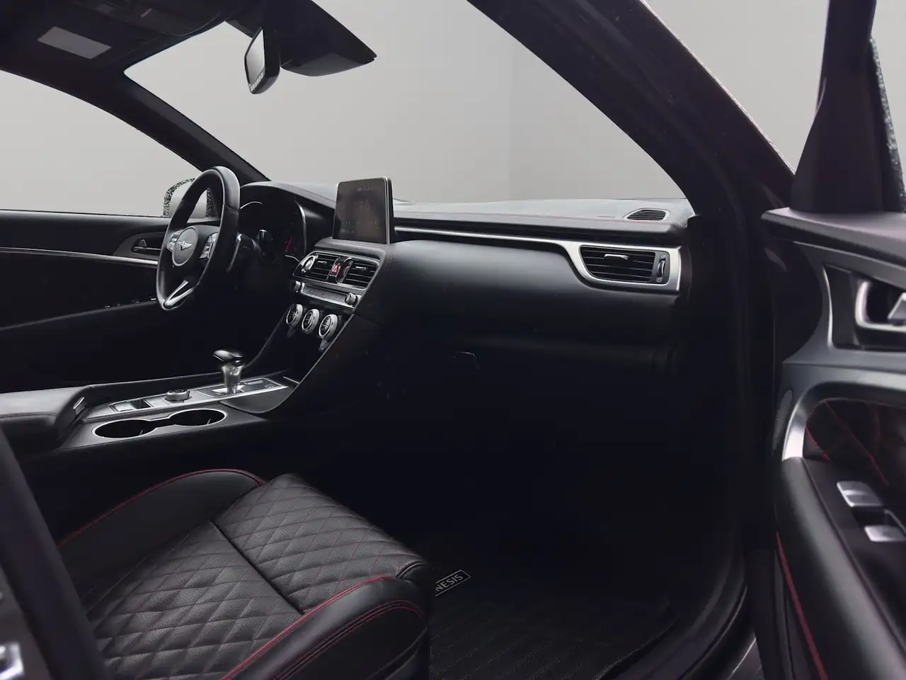Genesis G70 снимка Genesis G70